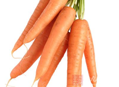 红萝卜是一种质脆味美、营养丰富的家常蔬菜