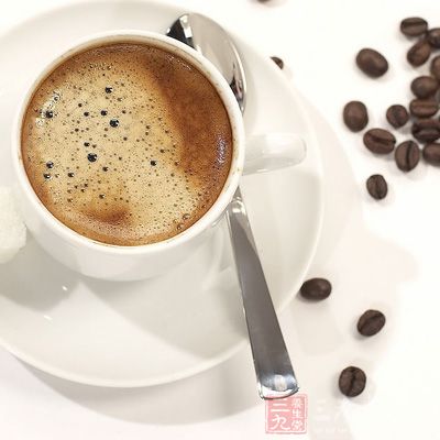 1天摄取的咖啡因超过1公克，就会导致中毒