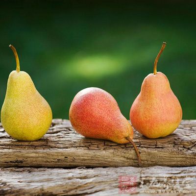 梨籽含有木质素，是一种不可溶纤维，能在肠子中溶解