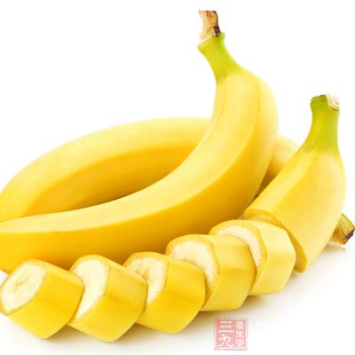 香蕉对胎儿的神经发育可以起到很好的作用，可改善情绪，因此可以每天吃一个