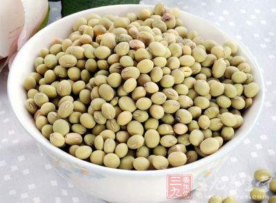 黄豆(学名：Glycine max)又叫青仁乌豆、大豆、泥豆、马料豆、秣食豆