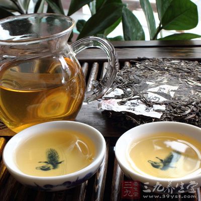 普洱生普洱茶气比较浓郁，茶多酚的含量很高，是防癌的好饮品