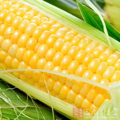 玉米中所含的玉米黄质，可以预防老年黄斑性病变的产生