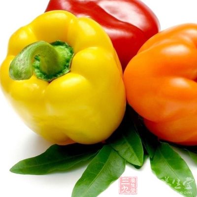 甜椒适宜出现头晕、乏力、易倦、耳鸣、眼花，皮肤黏膜及指甲等颜色苍白