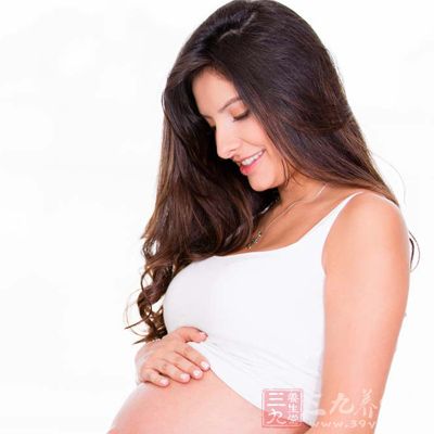 孕妇在怀孕期间皮肤很容易变得粗糙暗黄而且还有斑点