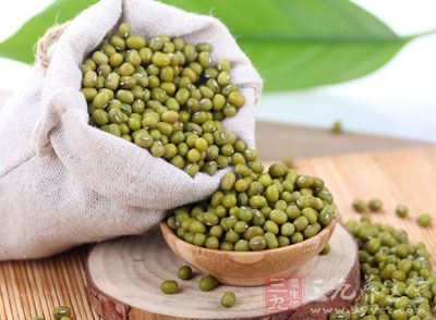 绿豆是常用来清热解毒、消暑解渴的食物之一