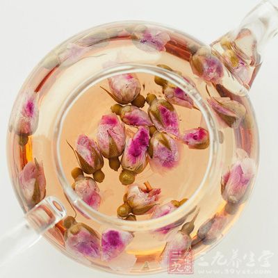 玫瑰花茶属于温热特性，虚火旺盛者饮用会加重症状