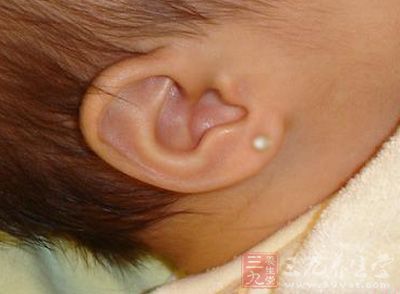 拥有佛耳的人，通常都比较宽和厚道，体质健康，因此十分忌讳在耳朵上打耳洞