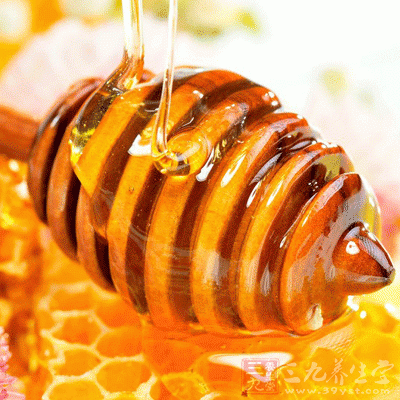蜂蜜有消炎、祛痰、润肺、止咳的功效