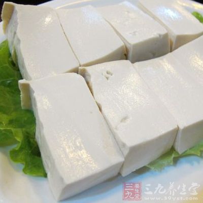 豆腐除有增加营养、帮助消化、增进食欲的功能外，对齿、骨骼的生长发育也颇为有益