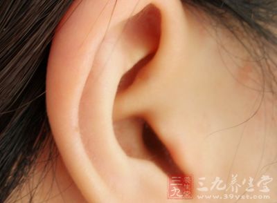 耳朵能够贴脑，是女性中的福气之象征