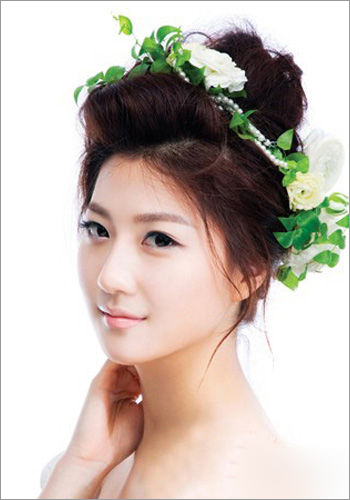韩式新娘发型 新娘妆 丸子头