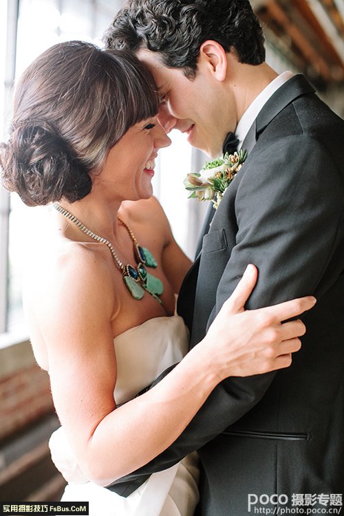 婚礼摄影中如何捕捉自然真实亲吻瞬间   图老师教程