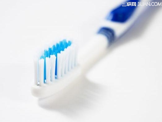 牙刷的六大使用误区 图老师