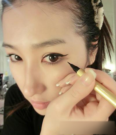 2013最新韩式流行妆容 打造清新复古妆