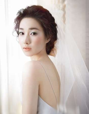 四款韩式新娘甜美发型 图老师