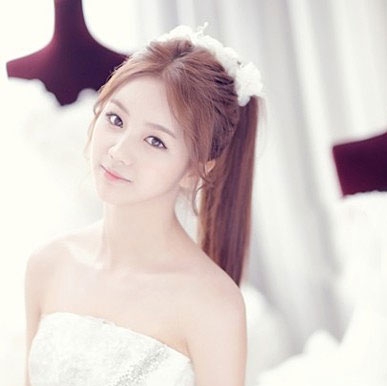 韩国女星示范甜美新娘发型 图老师