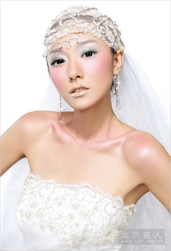 水晶新娘造型 打造优雅华丽新娘妆