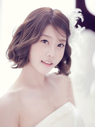 韩国女星示范娇美新娘发型 图老师
