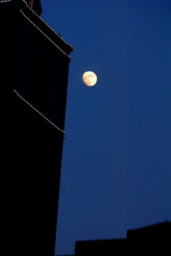 中秋将至，如何拍摄唯美的满月照