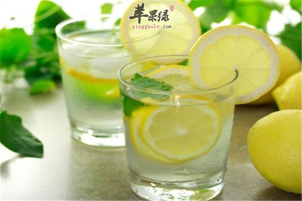 柠檬泡水--美白防治疾病提高免疫力