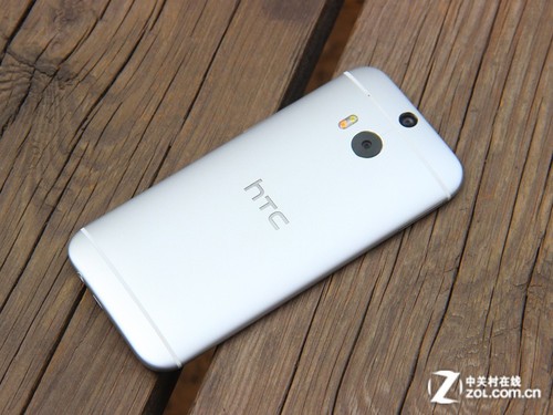 外观和国际版一样 联通版HTC One M8评测 