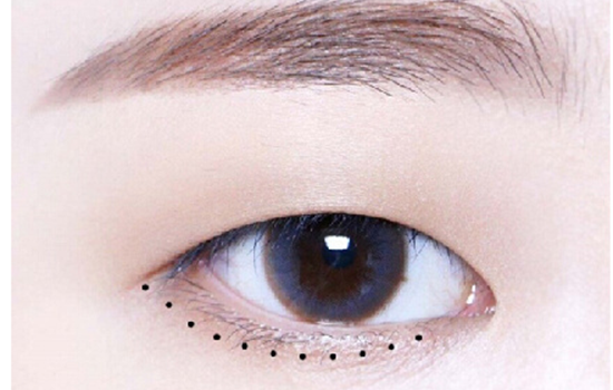 单眼皮日常眼妆的画法图解步骤