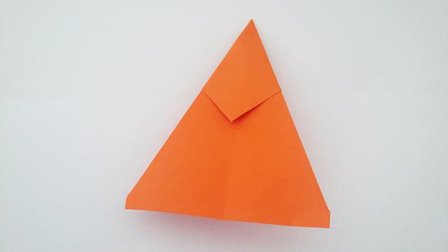闪闪五角星的彩纸折法