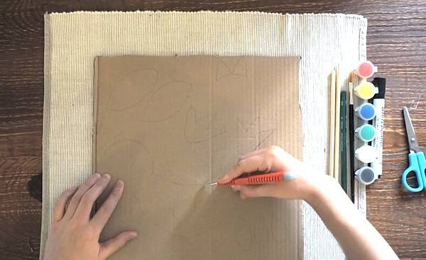 利用旧纸箱制作小鸟手工DIY教程