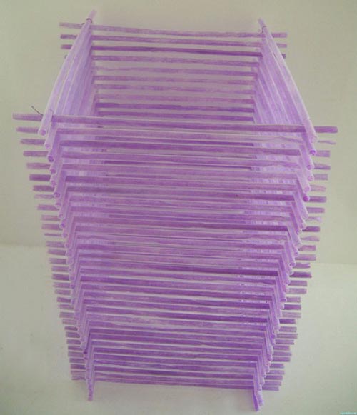 巧用吸管创意制作紫色花瓶的方法教程