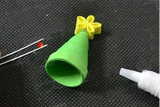 如何制作圣诞树耳环 衍纸圣诞树耳环手工DIY教程