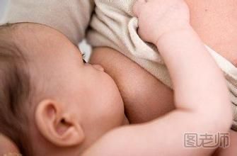 母乳喂养注意事项：充分排空乳房