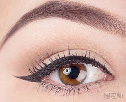 葡萄眼怎么画眼线 画眼线的方法