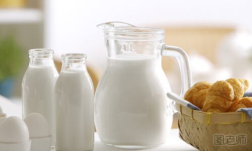 早上喝牛奶还是晚上喝牛奶好