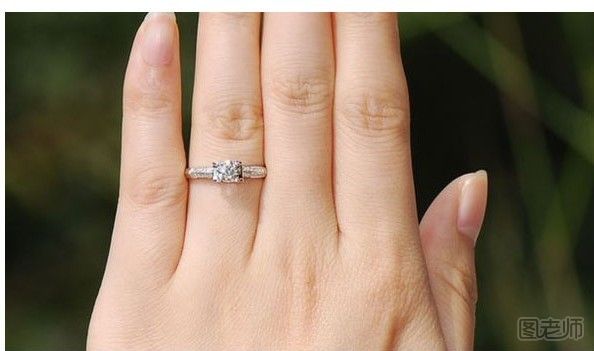 戒指戴在不同手指的意义是什么