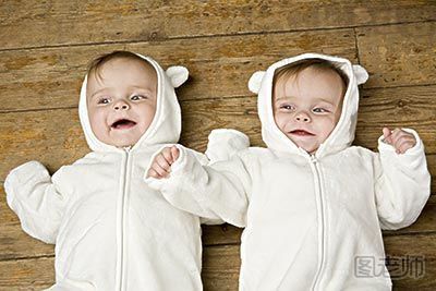 夫妻生双胞胎女儿后又生早产四胞胎 双胞胎是怎么形成的
