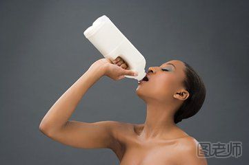 哪些人不能喝牛奶 哪十种人不能喝牛奶