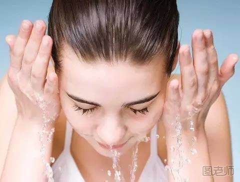 皮肤干燥最好的补水方法 皮肤干燥怎么补水