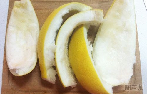 柚子皮有什么功效 柚子皮的好用处有哪些