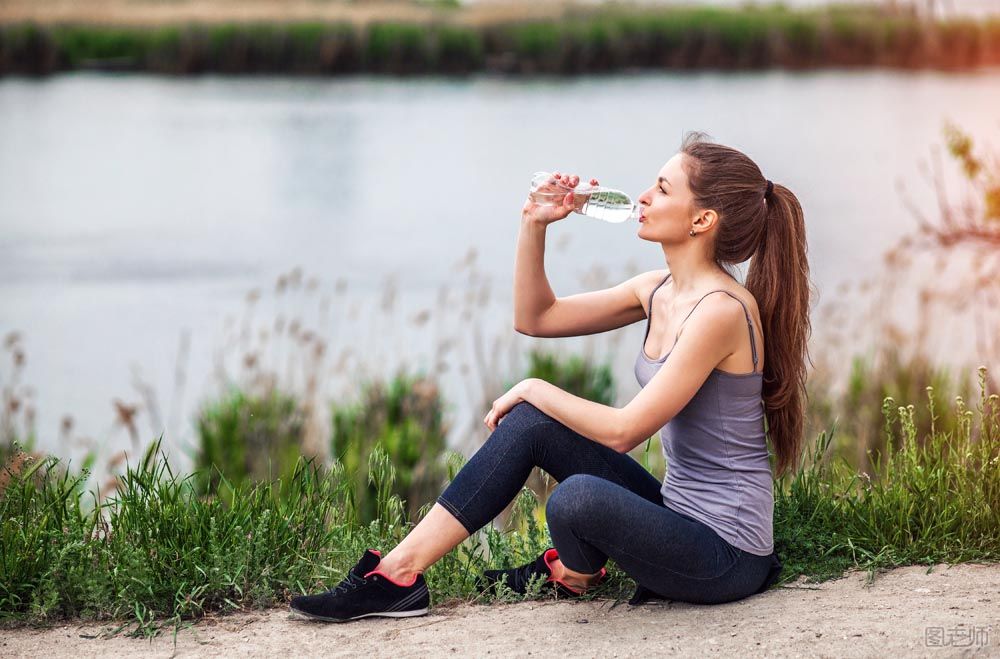 早上喝水的正确方法 早上怎么喝水最健康