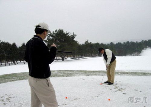 冬季打高尔夫球如何提高球技 冬季提高高尔夫球技的方法