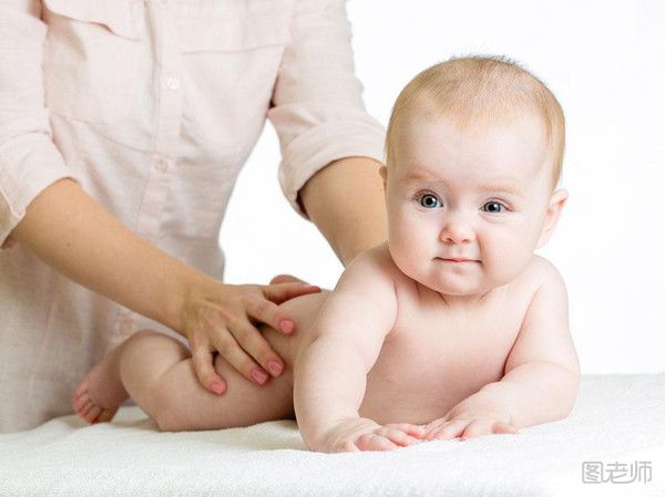 新生儿肚脐异常有什么症状 新生儿肚脐异常的表现