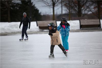 初学滑冰要注意什么 初学者怎么滑冰