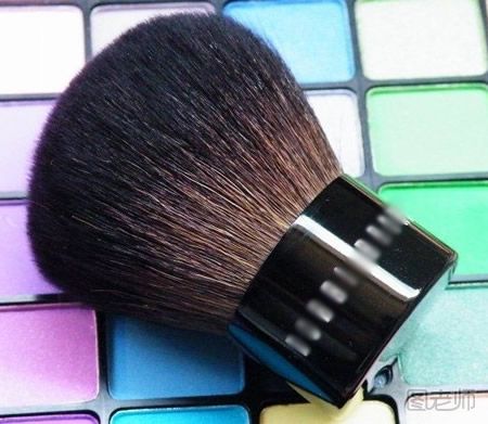 化妆工具怎么清洗 化妆工具怎么洗不伤害皮肤