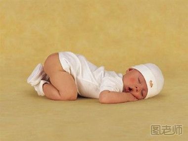哪些宝宝可以穿袜子睡觉 宝宝睡觉可以穿袜子吗