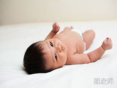 婴儿舌苔发黑是怎么回事 宝宝为什么舌苔发黑