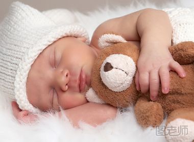 宝宝睁眼睡觉是怎么回事 宝宝睁眼睡觉的原因有哪些