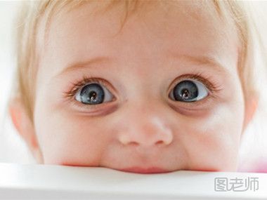 宝宝喜欢揉眼睛是怎么回事 宝宝揉眼睛有哪些原因