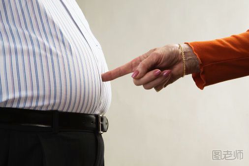 430斤男子无法工作靠奶奶补贴 肥胖的危害有哪些