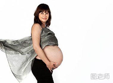 孕妇肚皮痒的原因有哪些 孕妇肚皮痒是怎么回事